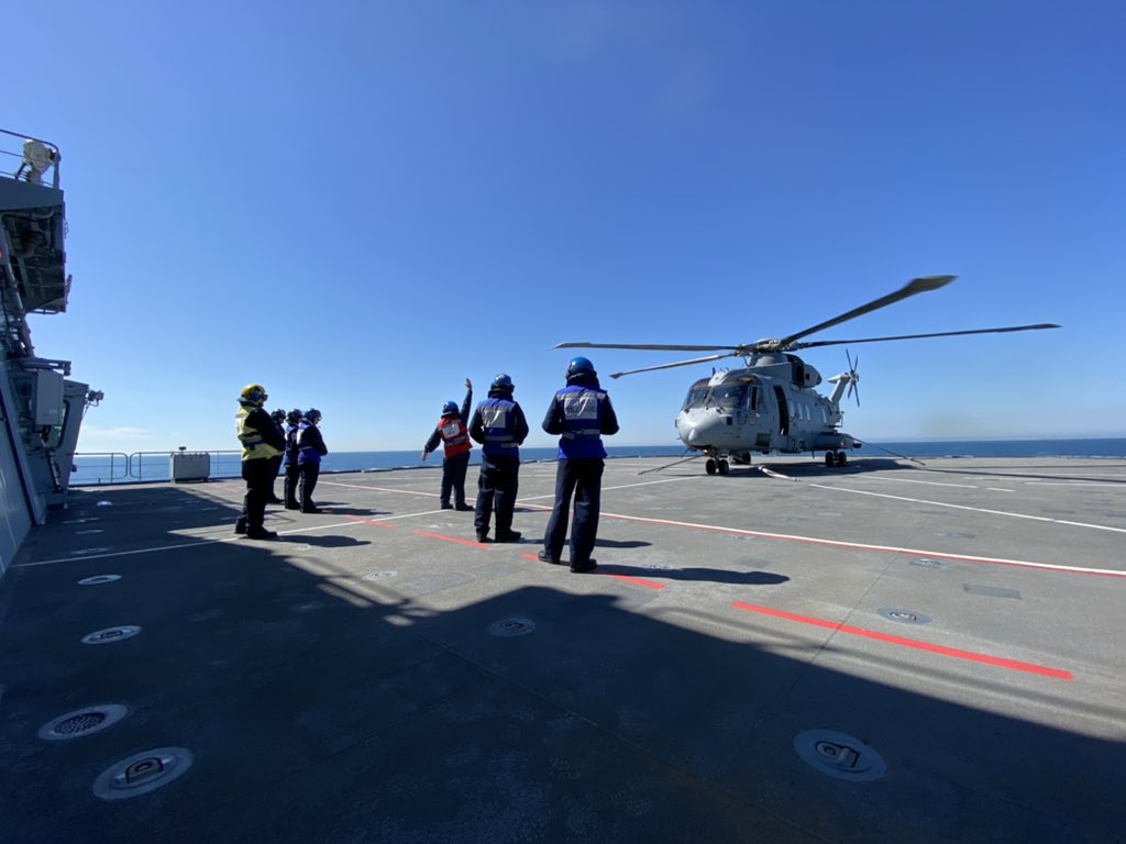 RFATideforce's tweet photo. Day Flyex (serial) - RN/RFA Flight Deck Officers &amp; Helicopter Controllers embarked for Training / Assessments @RFAHeadquarters @846NAS @1700NAS @RoyalNavy @NavyLookout @CNPics_ https://t.co/Gf1LeBF6kO