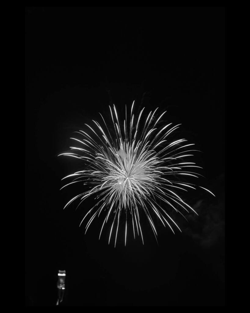 kohjiroshintaku's tweet photo. #花火 #モノクローム #牛窓 #海 #牛窓花火大会 #3年ぶり #sea #monochrome #fireworks #photography #photographer #photooftheday #art #follow #instagood #photo #blakandwhite #japan #okayama #ushimado https://t.co/VRseUd9uSO https://t.co/K9vQOLKB8I