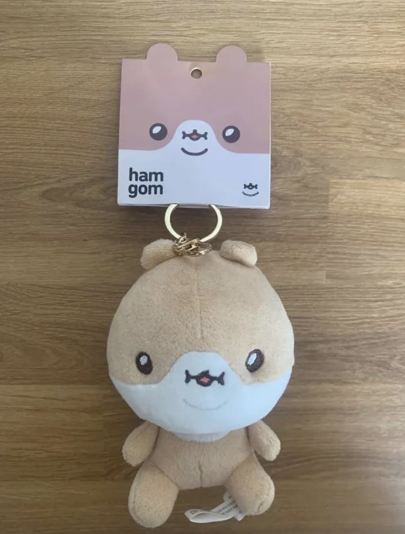 Pratt2A's tweet photo. Selling a Monster X Twotuckgom HAMGOM KIHYUN sitting mini plush toy keyring. If anyone is interested please message me for details :) #MONSTAX #MONSTAXSHINESFOREVER #MONSTA_X https://t.co/NFOCEg5qOr