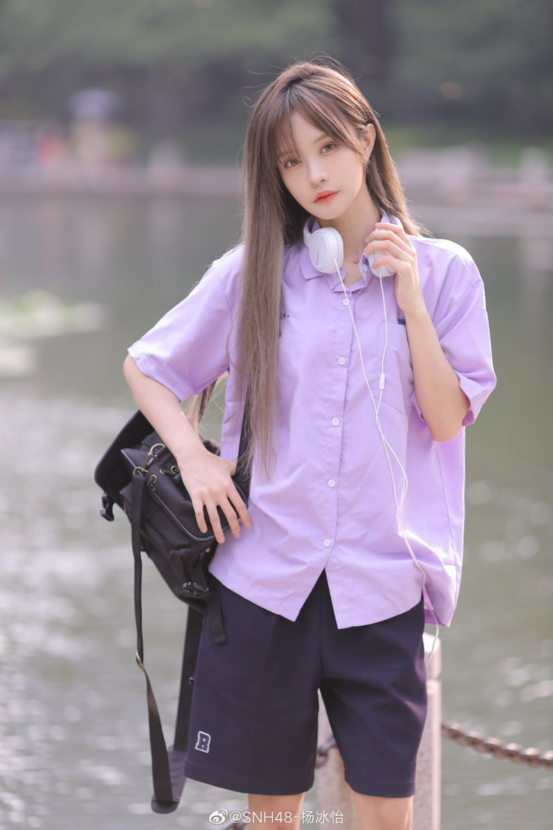 yang bingyi site 🦦 tweet media