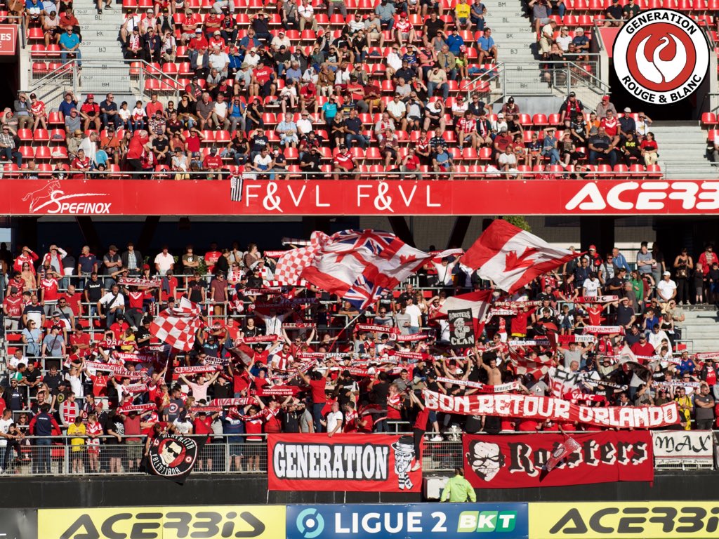 GRB2004_'s tweet photo. [ Valenciennes Football Club - Le Havre Athletic Club - 2 ème journée de D2] 

C’est parti pour la saison 2022/2023 au Hainaut. Quelques photos de cette première soirée en Tribune Nungesser. 

RDV samedi au stade Saint Symphorien !   
Bonne semaine à tous. 

Allez VA !
#VAFCHAC https://t.co/W9WgBB6LU2