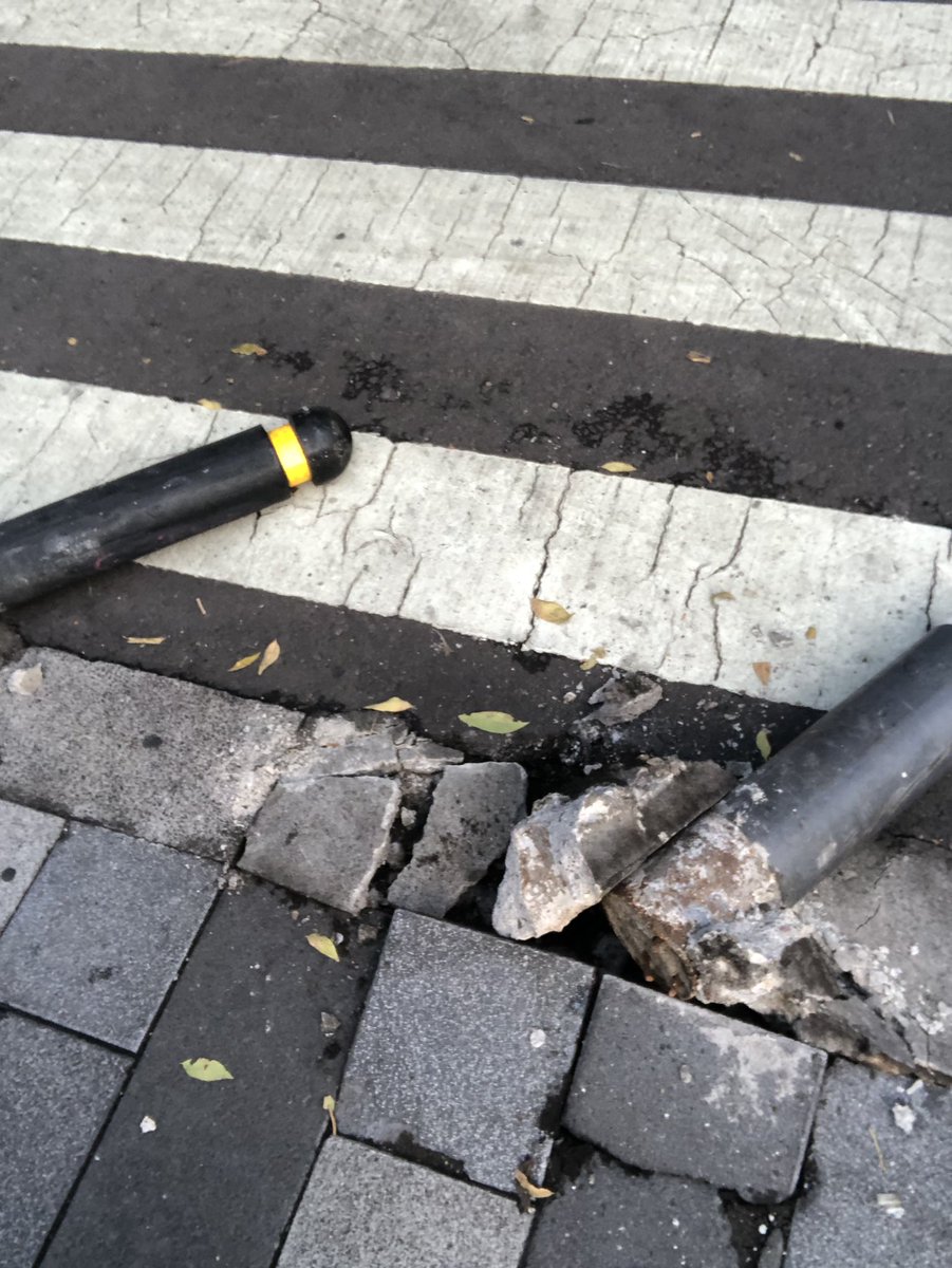 BertramTupra's tweet photo. Pinches ciclistas, deberían pagar impuestos. https://t.co/dhdBrueLZC