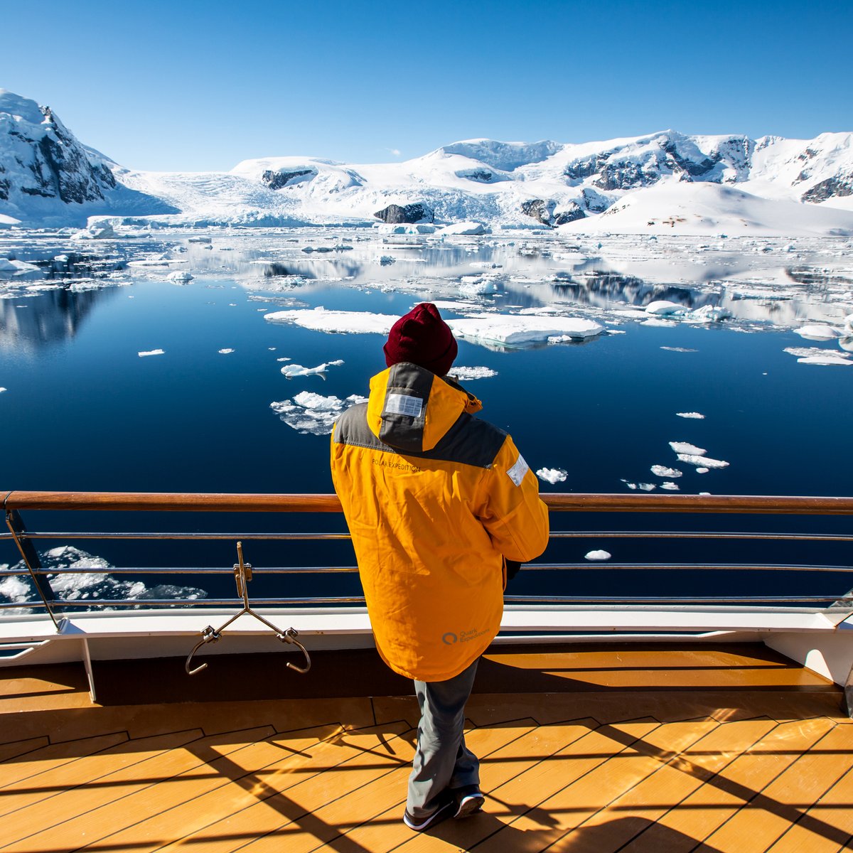 QuarkExpedition's tweet photo. Imagine waking up to this view! 😍 The sheer magnitude, beauty, and diversity of the Antarctic can take anyone's breath away! 🇦🇶
Explore our Antarctic expeditions → https://t.co/9buHq4K8G6
#Antarctica #ExpeditionTravel #AdventureTweets https://t.co/PQ0Yi2lHvn