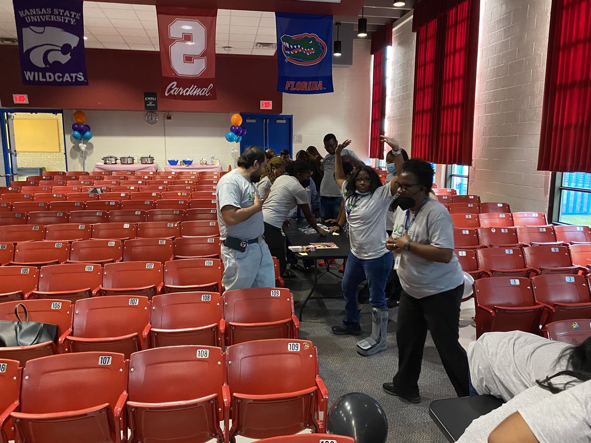 Gray_Ed7's tweet photo. The Colt Squad is relentless in any task.  No matter the challenge, we are always GAME!!! #FriendlyCompetition #CochranLevelUp @cochran_school @ACEDallasISD https://t.co/51EdRNhVYX