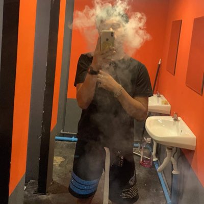 SanpholRamphoe1's tweet photo. #NewProfilePic https://t.co/iMAR9bHhxU