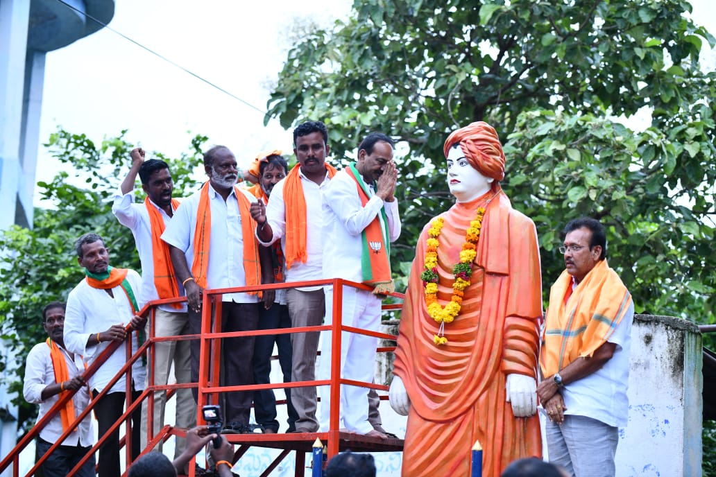 Eatala_Rajender's tweet photo. Glimpses from Devarakadra Constituency.
#PalleGosa #BJPBharosa #BikeRally
@BJP4Telangana https://t.co/gdYtvtBhQz