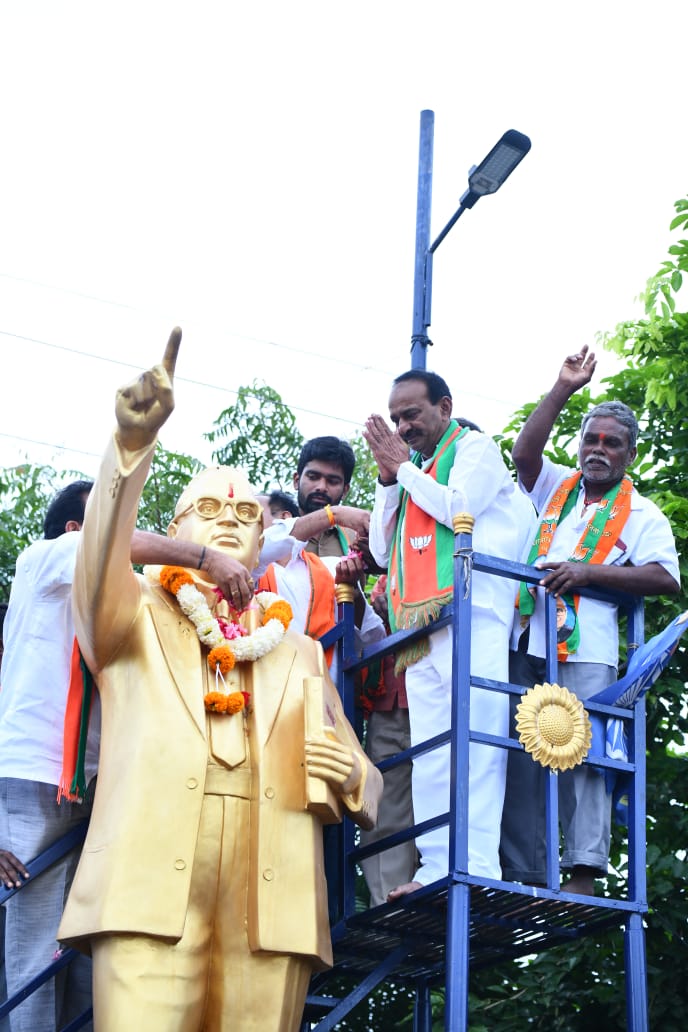Eatala_Rajender's tweet photo. Glimpses from Devarakadra Constituency.
#PalleGosa #BJPBharosa #BikeRally
@BJP4Telangana https://t.co/gdYtvtBhQz