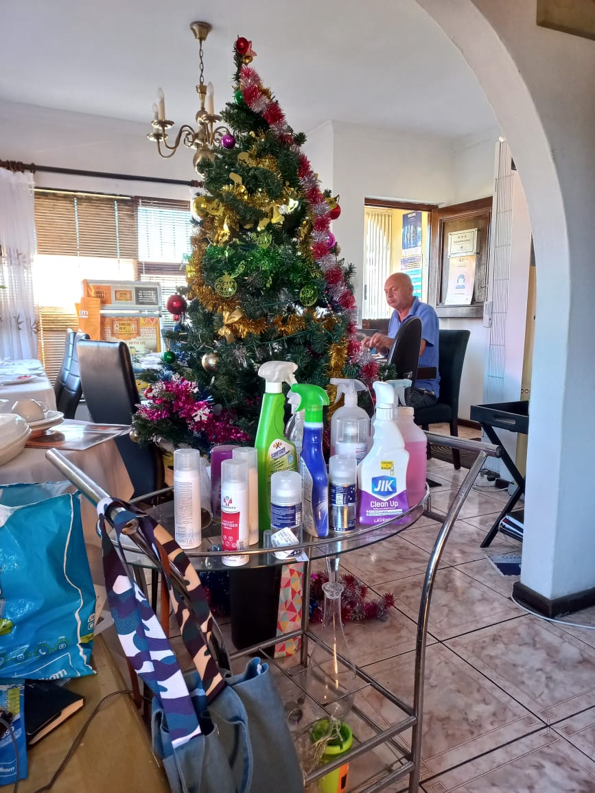 nopopazana's tweet image. As we approach 👍 Seasonality high patterns of demand!We strive 👏 to 👏meet 😀 the 🌟 needs of Safety measures in place 😀 #AllProtocolsObserved #SelfDistancing #Sanitize #Awareness #Breakouts Well Underway 😀 #StayAlert