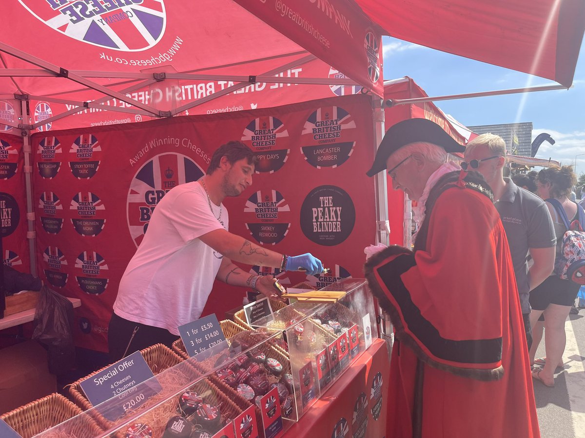 Great to have a Visit from the Mayor of North East Lincolnshire to judge our sandcastle competition and meet the traders at the Cleethorpes international Market.