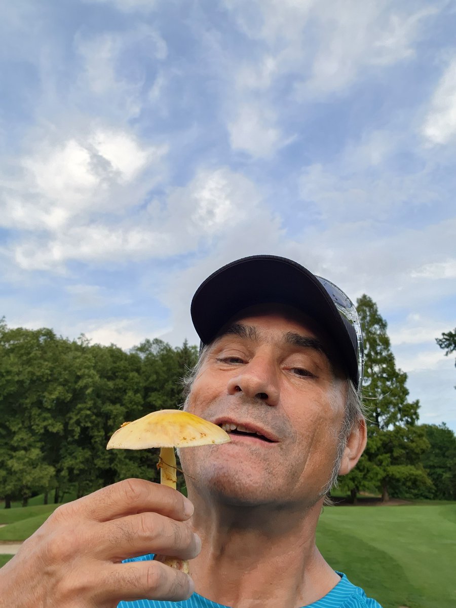 MichaelMareagle's tweet photo. Golf is HARD! But, with the encouragement of other golfers the game can be fun. And when you're having fun you tend to do better at doing  hard things. That's all.

Had fun playing through 2 downpours

#golf #ISHARD #fun  #optoutside #golfing @clevemetroparks
#ManakikiGolfCourse https://t.co/bd9FofTTOI