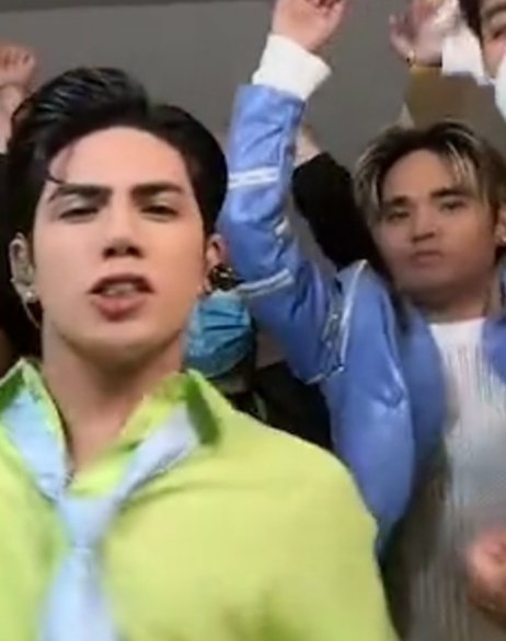 Low quality photo of a high quality pair. 💛💜

Goodnight, Warriors! Tomorrow is the last day for Pablo's stanworld tags. Pahinga na muna at bukas ay lalabang muli. 😴

<a href="/SB19Official/">SB19 Official</a> #STELLJUN
#ReadySetGForSB19 
#STANWORLD #SB19 #WeStanEarth
<a href="/imszmc/">PABLO</a> <a href="/stellajero_/">Stell Ajero</a> #SB19_STELL