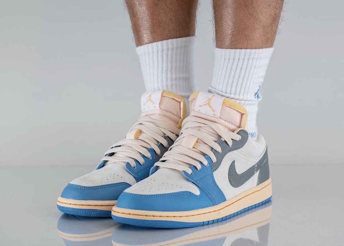 SBDetroit's tweet photo. New Air Jordan 1 Low With Union Vibes 🔥  https://t.co/q20kSzB4gw https://t.co/6Zz2WPIY2X