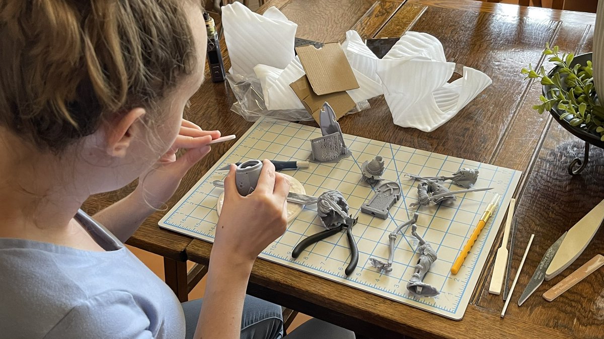 ThunderHobbies's tweet photo. Getting the Skeleton Zombie Conquistador figure ready for paint. #modelclubtv #figurepainter #resinfigure #garagekit #3dprinted https://t.co/XSUh6GMTxb