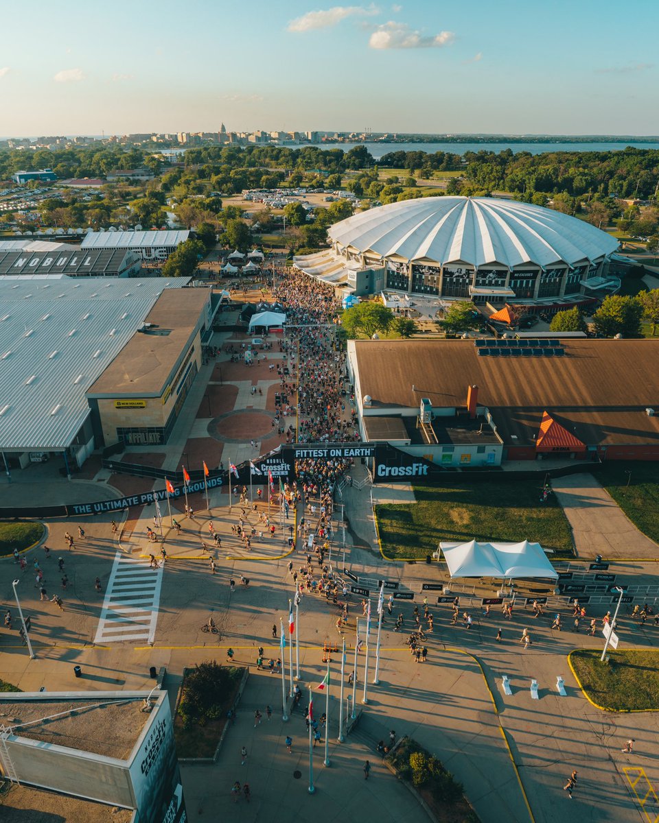 TheSamLi's tweet photo. Some of my favorite photos from shooting the @CrossFitGames this week in Madison! https://t.co/CZn10EM001