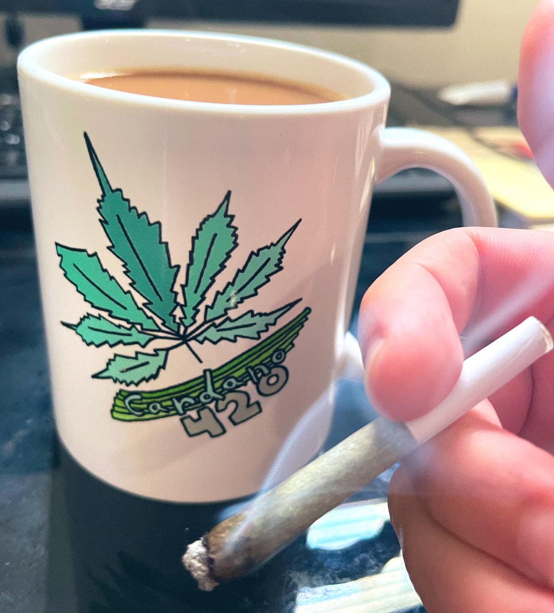 CardanoWEED's tweet photo. Living the dream 🔥 ☕️ 💨 listening to #CardanoOverCoffee @coc_space #ADACafe https://t.co/l7YqbE4s0h