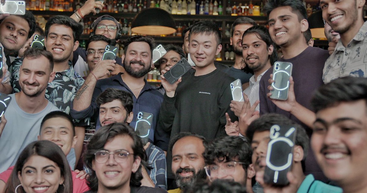After a great Phone (1) launch, it was finally time to visit India. Last week, we toured Delhi, Bengaluru, & Mumbai ✈️ #1 on our agenda was community. We met up with our Black Dots to discuss our community's founding principles and future vision.