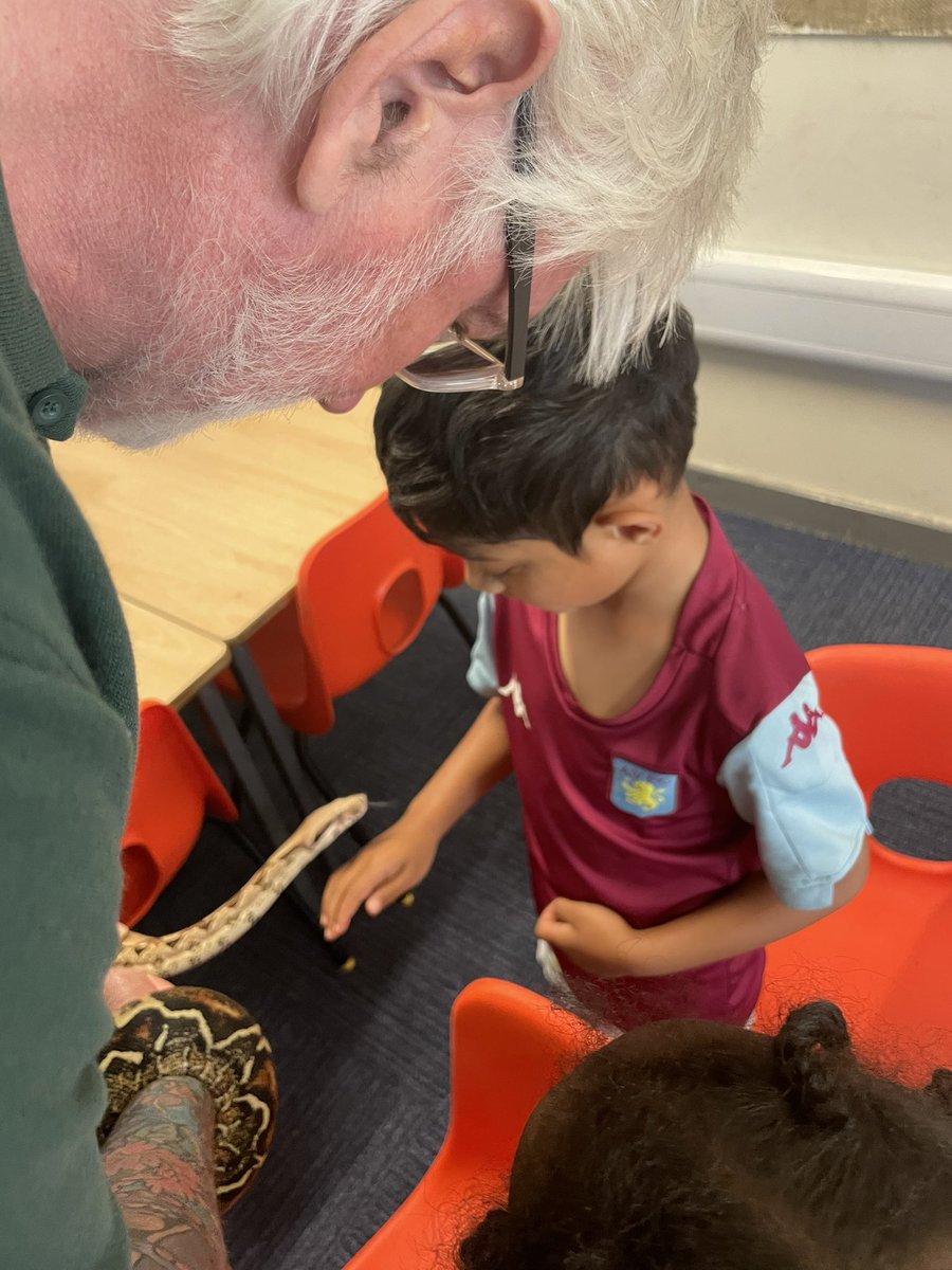 braunstone_cps's tweet photo. We had another fabulous day with Stuart! Thank you so much for bringing your ‘beasts’ in and educating the children and Mr. T who was also captivated by the friends! @MeetTheBeasts @HalilMrT4Real https://t.co/mCAsxM8lEg
