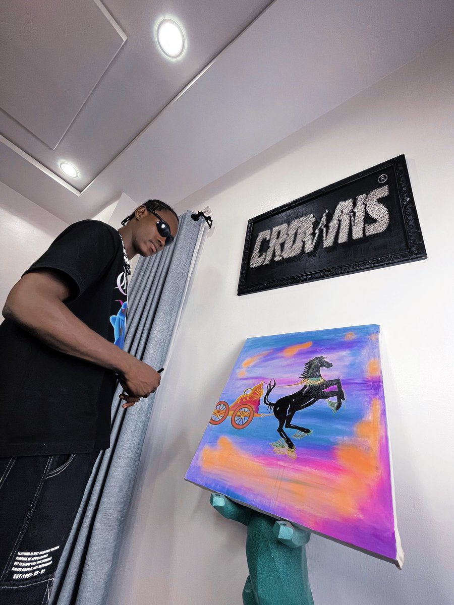 blaize_stephen's tweet image. Had an amazing time creating  MILEAGE OFFICIAL ARTWORK for @chvp_vintvge the art is an actual framed painting that glows under untraviolet light. retweet ❤️ 

Art ig : @_blaizestephens 
🎥 @blvckgodfilms 

  #mileage #fuego #blaizestephens #albumart #graffiti #glow