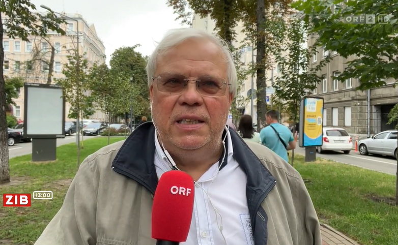 GerdaGartner's tweet photo. ORF-Berichterstatter WEHRSCHÜTZ war beim 🇺🇦Kraftwerk und meinte, dass eindeutig DIE UKRAINER INS AKW-GELÄNDE HINEIN SCHIESSEN, da die Russen dort Kampfmaterial und/oder Truppen haben. Als keine Rede davon, dass 🇷🇺Russen aufs von ihnen selbst gehaltene AKW schießen! 👌 https://t.co/gAb359cix8