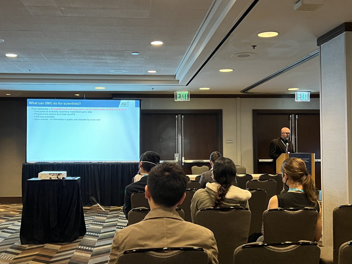 Up first in the “Informatics and Data Science for Natural Products Research” session at <a href="/SIMB_Microbio/">SIMB</a> is @danudwary talking about the <a href="/jgi/">Joint Genome Institute</a> Secondary Metabolism Collaboratory!