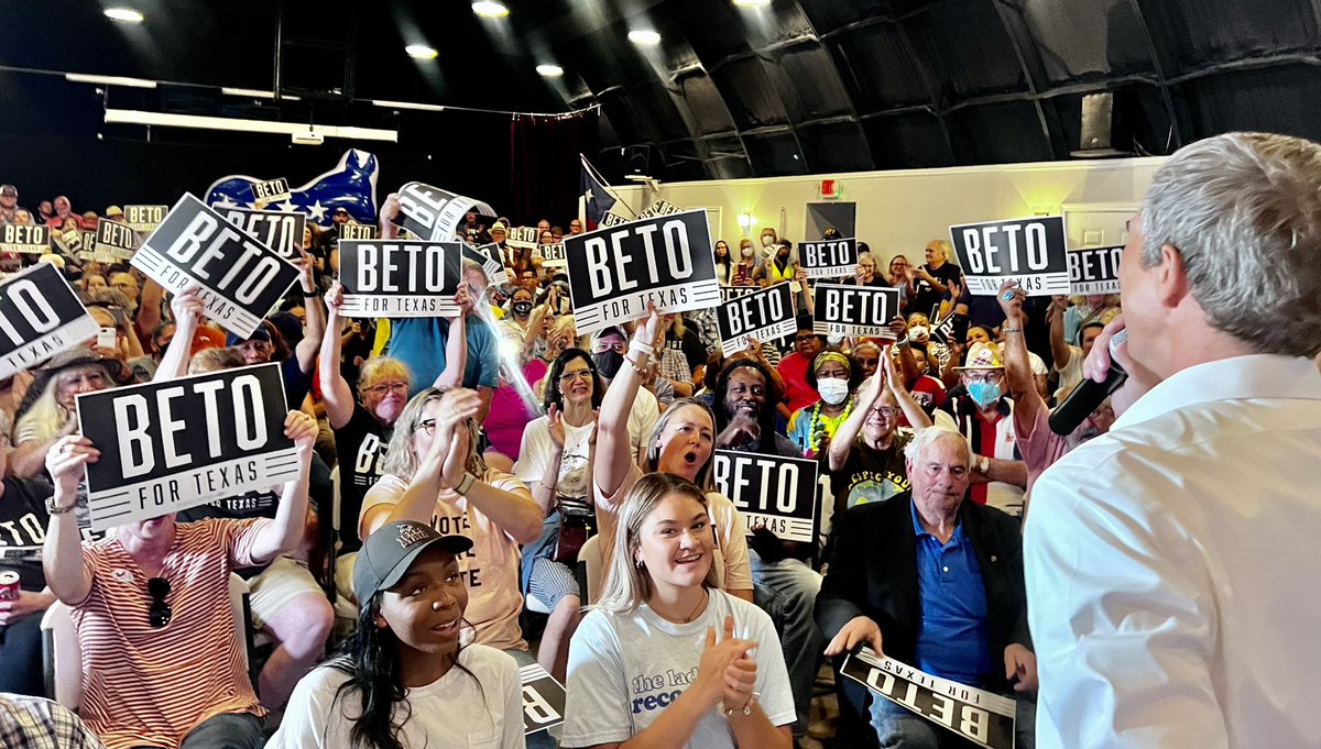 jayleeson's tweet photo. It spreads— @BetoORourke in tiny rural Milam, Texas, pop 1,737. Milam County went 75.5% for Trump in 2020 and 70.5% for Abbott in 2018. Looks like the whole town showed up 🍿. This race will be decided in conventional rural GOP strongholds that overcome metro deficits. #txlege https://t.co/oKX0ANnEcR