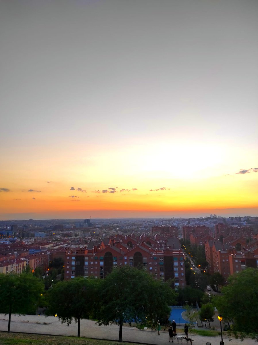 aaanaa_09's tweet photo. madrid 🫶 https://t.co/z0nkBuEAlw