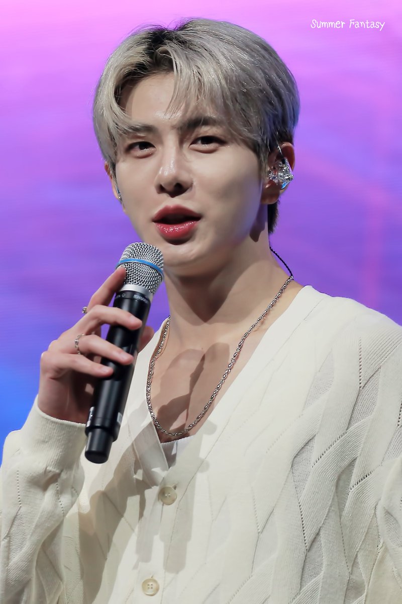 SummerFantasy_'s tweet photo. 220802 Aura Showcase

자기 찍는 거 어떻게 알구 기가 막히게 이쪽 쳐다봐준 효자 강아지 보미니 ♡

#Goldenchild #골든차일드 #최보민 #보민 https://t.co/i5aQUv8UhA