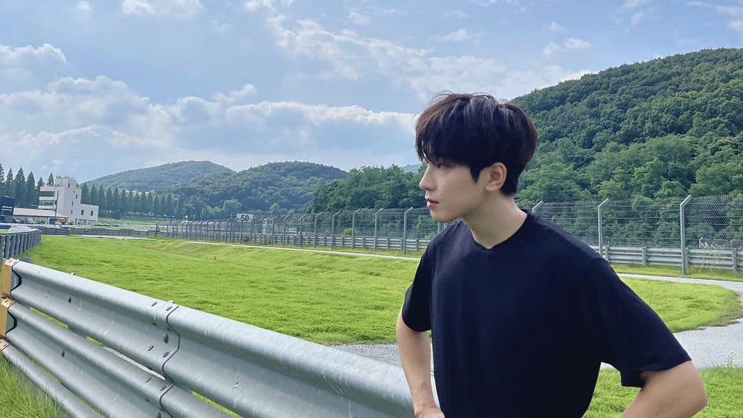 shmwjd's tweet photo. i do(n't)
— mw filo au

the kims &amp; the jeons have always been bound to be one. but for some reason, parating hindi natutuloy ang pag-memerge ng dalawang pamilya.

then here comes joaquin and ishmael who were arranged to get married at 20.

ang problema? ayaw nila sa isa't isa. https://t.co/gupW3Zn5Na