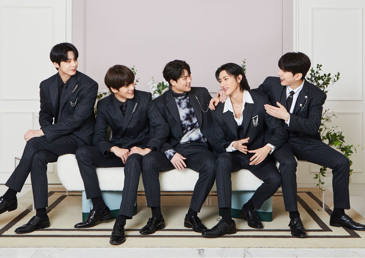 ferlovesmx's tweet photo. Yo solo puedo admirar y sentir orgullo por Chang, tomar una decisión así no es fácil. Él decidió lo que es mejor para él y estoy feliz como monbebe por eso. Él y todo MX se merecen lo mejor.
#MBBwithIM #몬스타엑스 #MONSTAX
#아이엠
@OfficialMonstaX https://t.co/Vx8uaBze6t