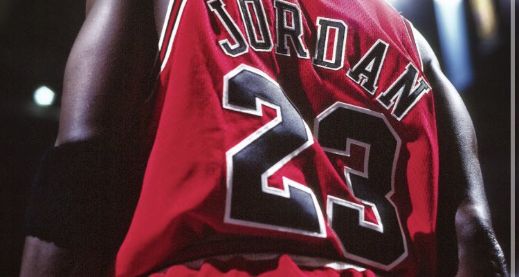 HouseLowlights's tweet photo. The gap between MJ and LeBron 

2 Championships
2 FMVPs
1 MVP 
9 scoring titles
4 all defensive 1st teams

A hall of fame size gap. https://t.co/It3Nm9v6xP