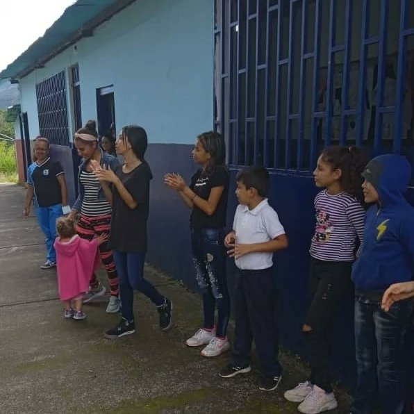 Pintacaritas, juegos y mucha diversión son parte de las actividades recreacionales del plan #EscuelasAbiertas2022 dirigidas a niños y niñas en la UEE La Cuchilla del Palmar, NER 08. 

¡Te invitamos esta semana a ser parte de esta fiesta vacacional!