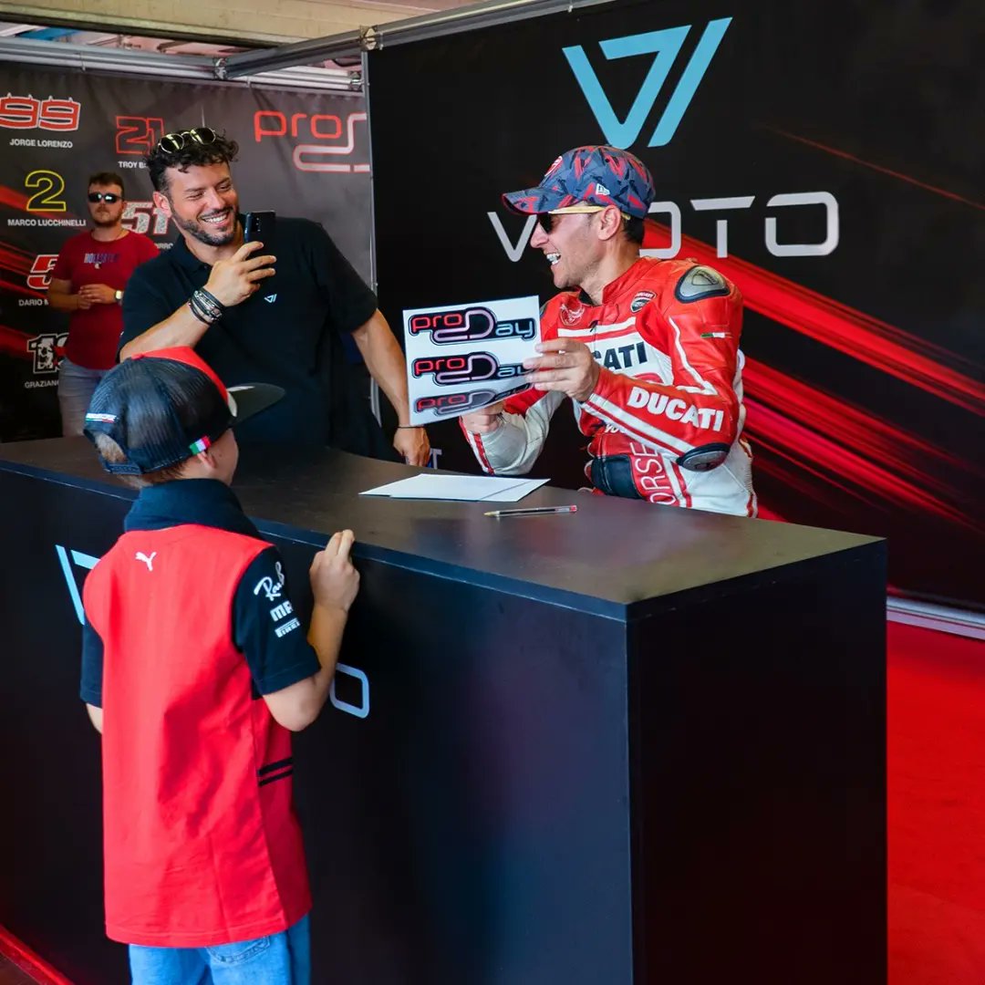 vmotosoco's tweet photo. Vmoto is happy to have attended the ProDay and to have hosted more than 300 people in the paddock of one of the most famous racetracks in the world. A great goal that will allow us to grow even more.๐คฉ๐ช๐
#vmoto #Proday22 #proday #supersoco #stunt #ev #champions https://t.co/87hpo6o3WT