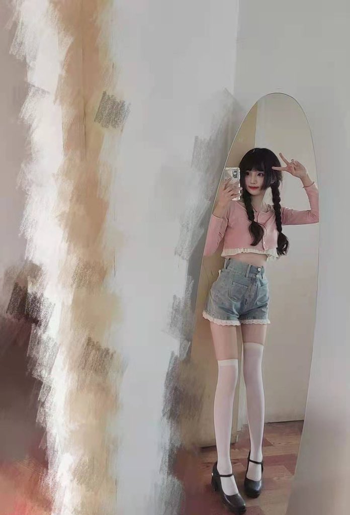 MawNova's tweet photo. #意淫 #射屏 #绿帽 #出卖 #女友 #绿帽奴 #肉便器  #丝袜 受不了了 来贡献女友 求私信一起玩  想看爸爸们射满她的小脸 想看合照看射屏 你问我答来听听小骚货怎么被操的 https://t.co/fxYCa3yAeC