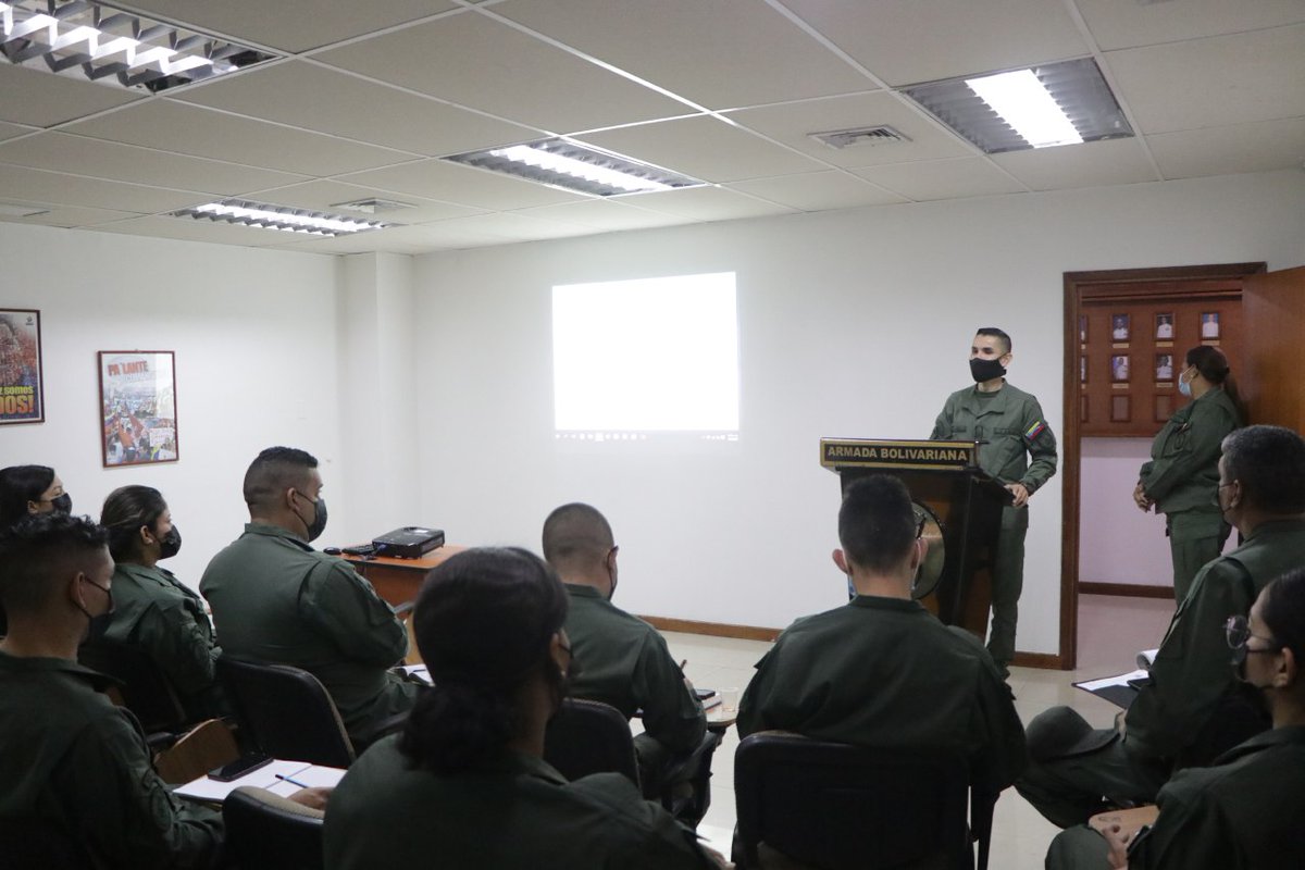 ArmadaFANBVzla's tweet photo. 📌#Hoy || Desde el Comando General de la @ArmadaFANBVzla se llevó a cabo Reunión de Operadores de Redes Sociales de la Direcciones Navales y los Grandes Comandos del Componente Naval, con el fin de fortalecer las Estrategias Comunicacionales de la #FANB
@NicolasMaduro https://t.co/tVpl6kuWWl