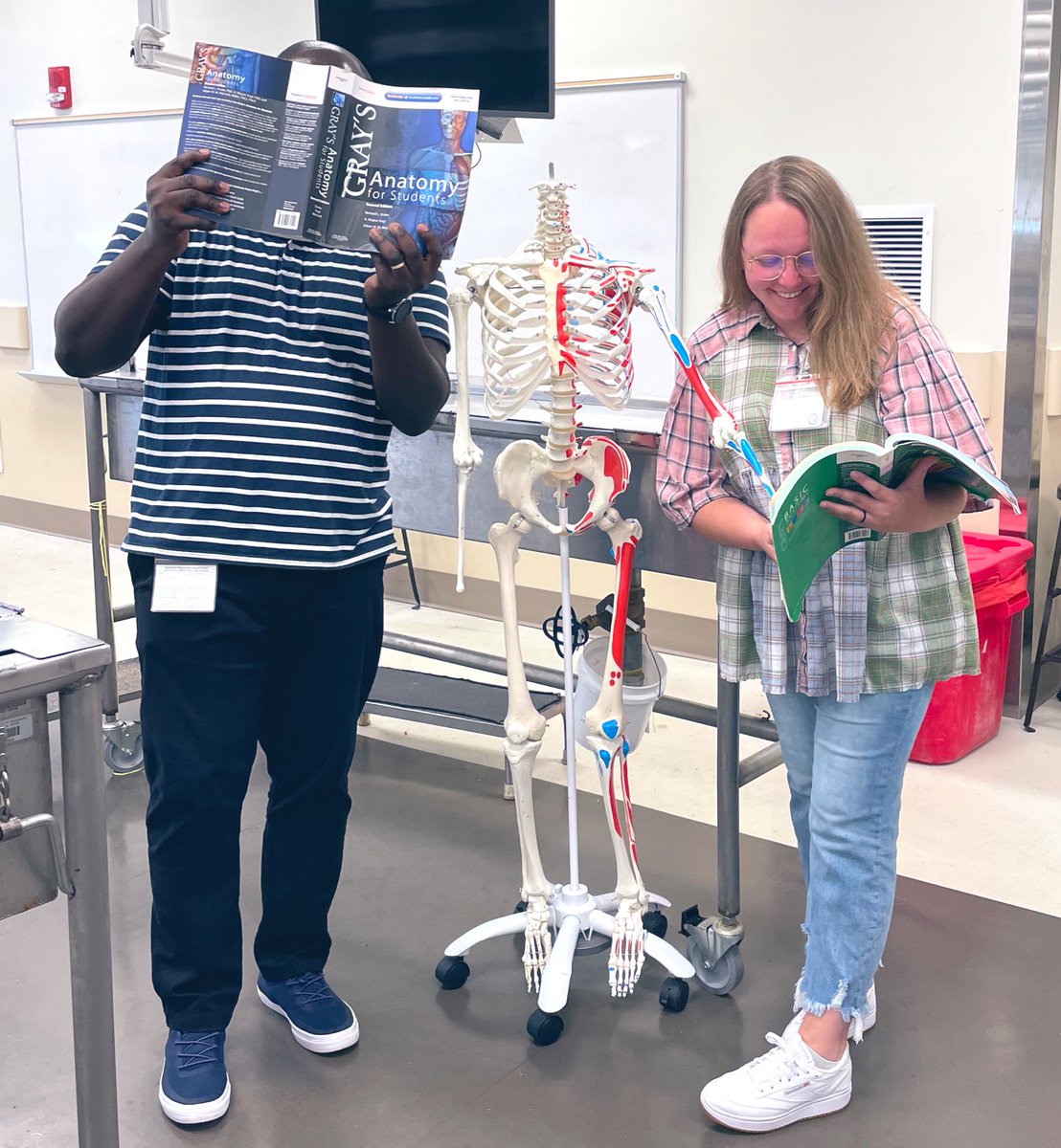 UMMC_AnatomyPhD's tweet photo. Our graduate students @KVP_Anatomy and @caseymboothe gear up to TA Medical Histology, while our newest candidates Oheneba and @MarliCrabtree gear up to TA medical Gross Anatomy! Kicking off the ‘22-‘23 year with excitement! #PhDLife #GradLife #MedEd #AnatEd https://t.co/Ugoc5NQacL