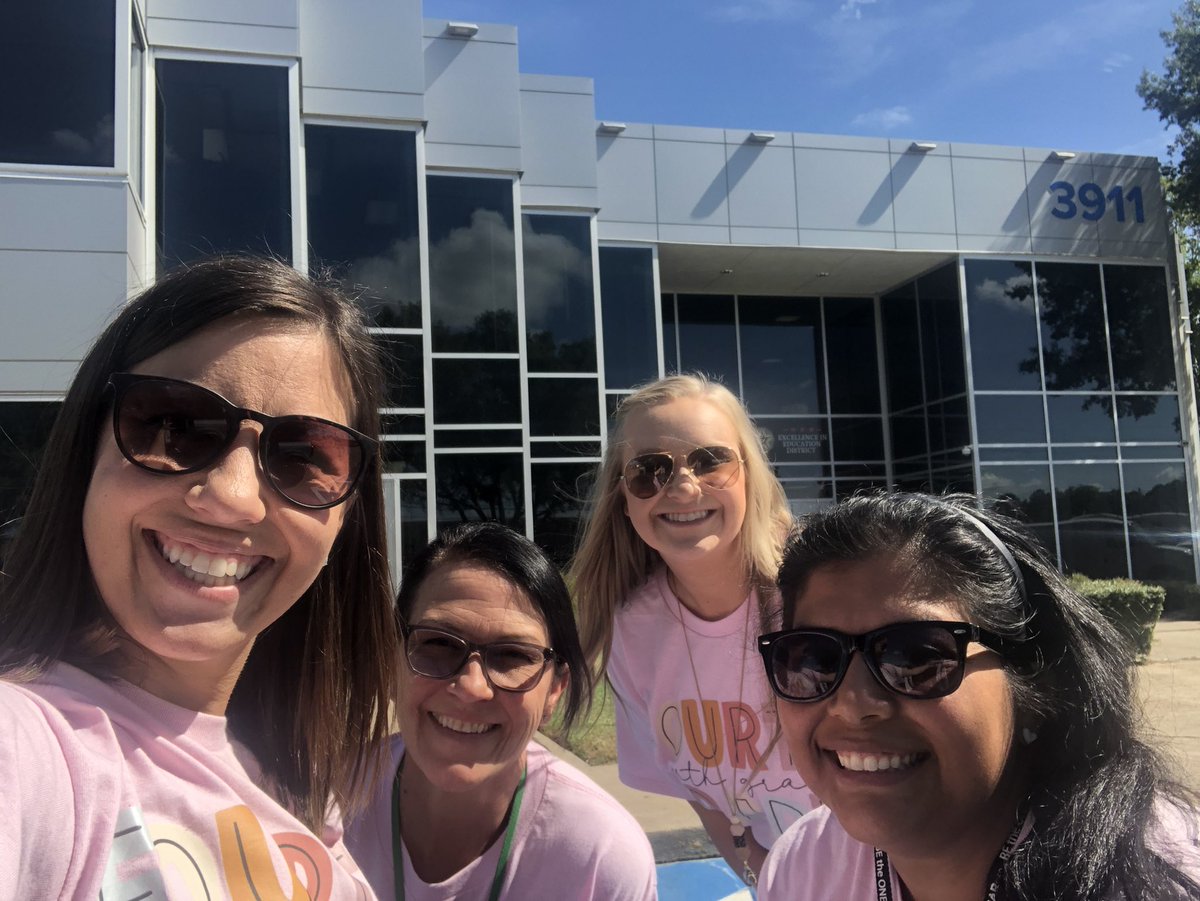 GillsCheetahs's tweet photo. #unboxingLCISD @courtneyhdickey @CulverLCISD https://t.co/BqSDEbVVNr