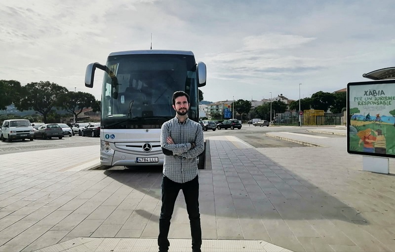 Enrique Escrivá (<a href="/EEscriv/">Enrique Escrivá</a> ) reclama ayudas municipales en #Xàbia al transporte de estudiantes y para material escolar. CC: <a href="/Cs_Xabia/">Cs Xàbia</a> 
xabiaaldia.com/enrique-escriv…