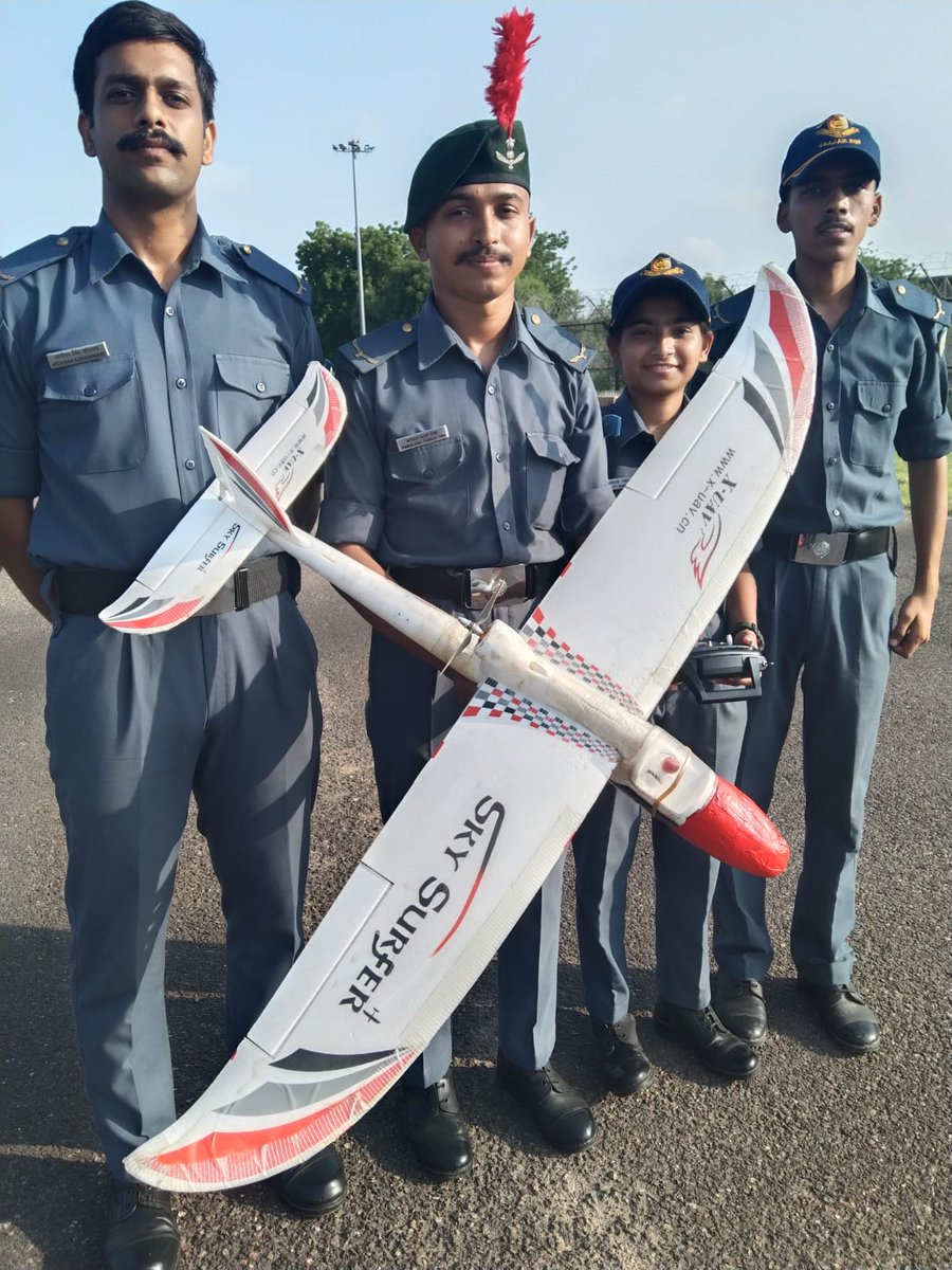 ncc_rj_'s tweet photo. Along with doing aeromodelling, the youth of the country are trying to fly their skills in the sky. 

@NCCDteRajasthan @SpokespersonMoD @HQ_DG_NCC @IAF_MCC @ayedee2010
#AzadiKaAmritMahotsav #creatives #NewIndia #buildupindia https://t.co/bofmos2LNF