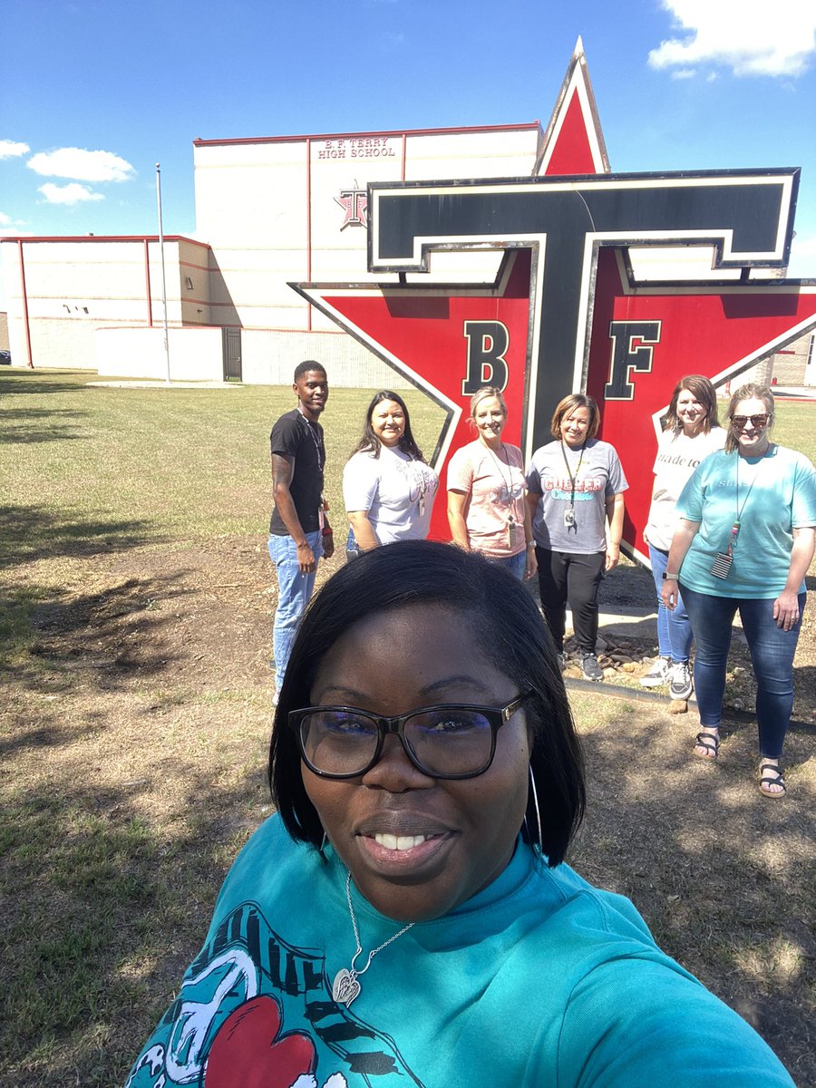 ashkboo's tweet photo. #RedTrackLCISD https://t.co/TNzaY35oeD