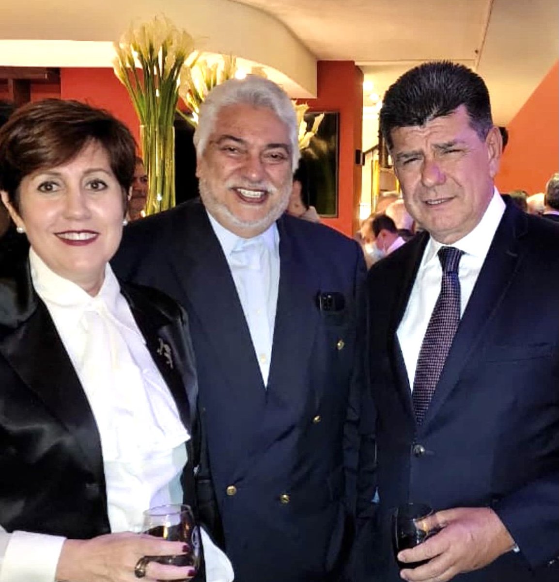 Hugocabelho's tweet image. Si Efrain se alía de nuevo con la izquierda es muy probable que Santiago Peña nos gane por goleada.