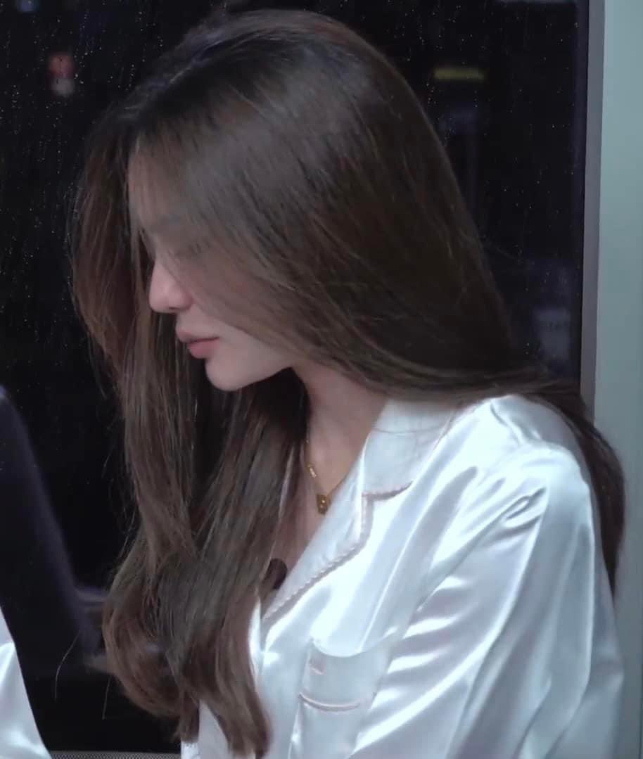 ทุกคนต้องใจเย็นๆกับSide Profileของเค้านะคะ มันก็ไม่ได้ขนาดนั้นมั้ย? อย่าวูบกันสิ อย่าวู————————
.
.
#อิงล็อต #ชาล็อตออสติน