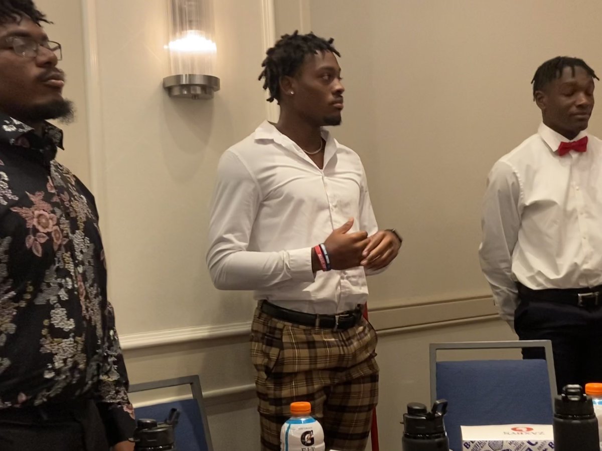 KHSCoachB's tweet photo. @Coach_May82 with Davion Hampton, Josh Barker, and Ryan Barrett talking about their first game at the #CorkyKell luncheon! Looking forward to a great opener on 8/17! #CKKC #DMGB @_KellPrincipal https://t.co/Oyimn0G9TP