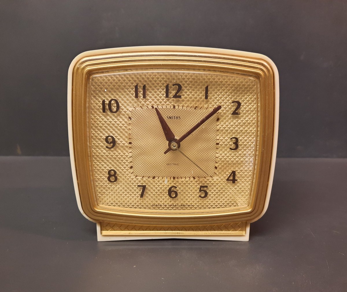 Asheroth2's tweet image. Vintage smiths sectric clock. 
#smithsclock #vintageclock 
ebay.co.uk/itm/3252943098…
