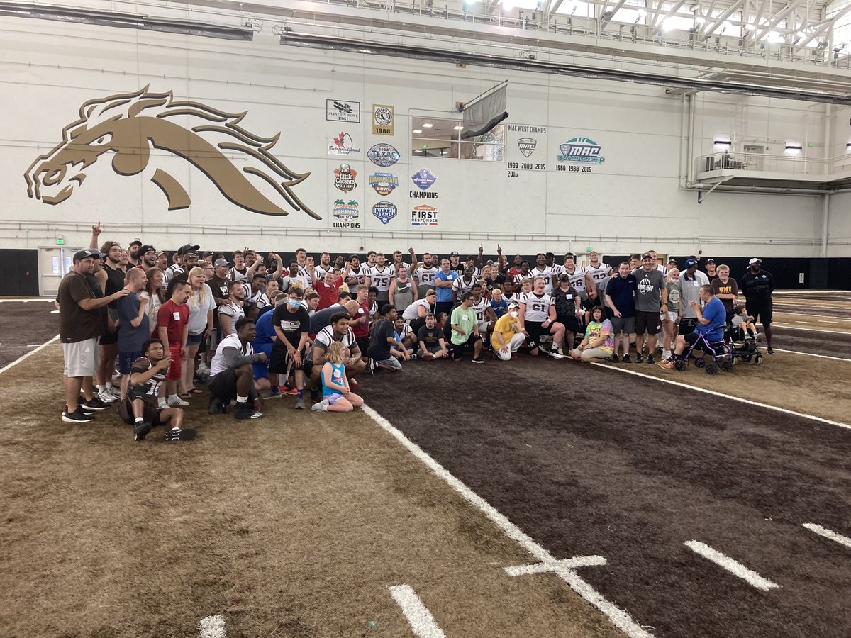 GAHSRamsFB's tweet photo. Thank you ⁦@CoachTimLester⁩ and the ⁦@WMU_Football⁩ team for hosting ⁦@BryceWeiler⁩ and his The Beautiful Lives Project today. If you don’t know Mr. Weiler’s story you owe it to yourself to luck him up and bring him to your community He changes lives every day. https://t.co/BDpWsXGL0s