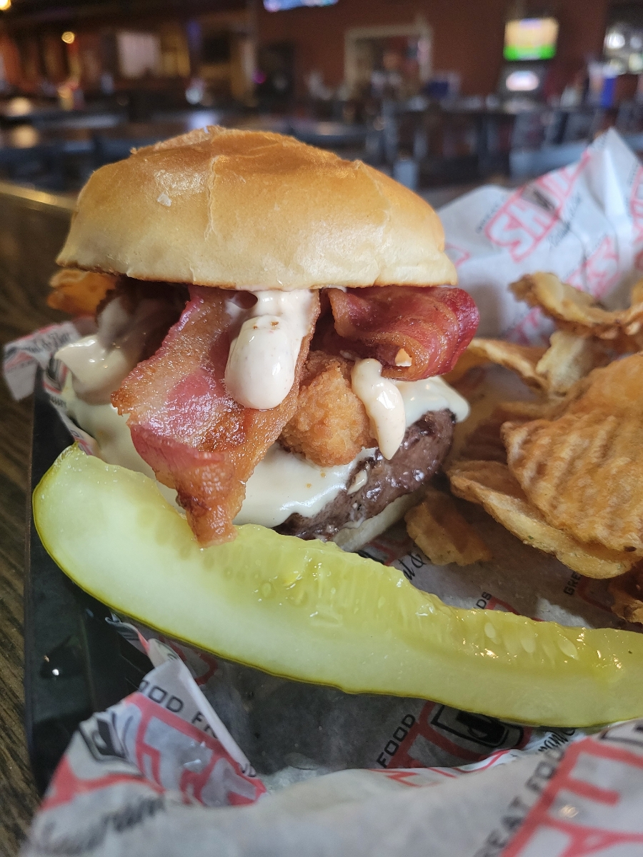 ShotsOnTheRiver's tweet photo. $8 Hot pepper cheese curd burger is Shots on the River’s lunch special today. Fried hot pepper cheese curd, pepper jack cheese, bacon, and Chipotle mayo.  Come and get  it! #shots #SOTR #shotslunchspecial https://t.co/XceOFPUg88