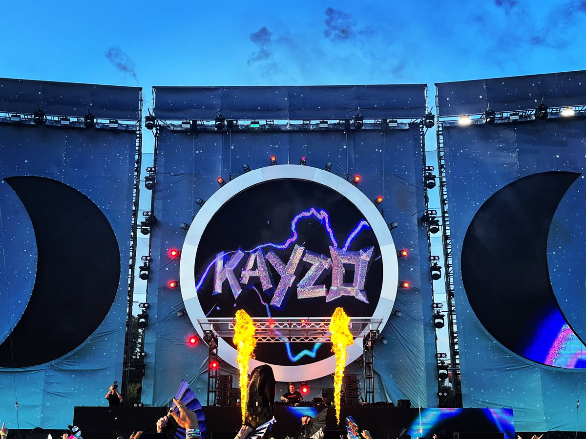 dev_919799's tweet photo. @MoonriseFest was a success! https://t.co/ltsMMMtRw1 https://t.co/ucz0zCgJfl