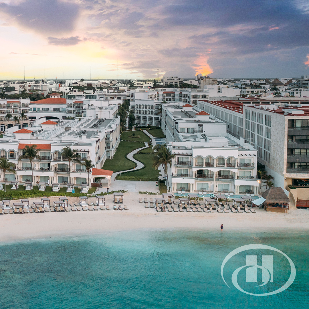 Let’s get lost in the most enchanted of places. 
.
Vamos a explorar en lo más encantado de los lugares.
.
#HiltonPlayaDelCarmen