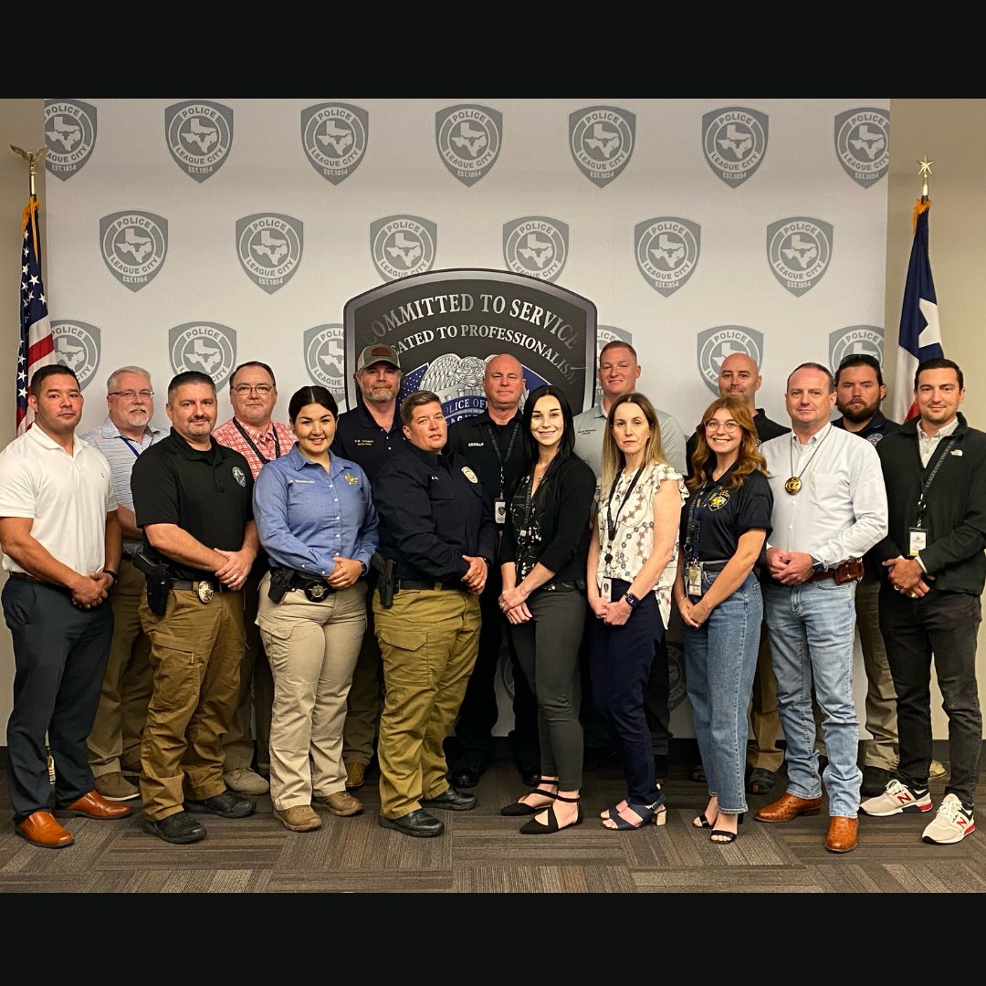 FBILEEDA's tweet photo. 🎉Congrats to the graduates from the Media and Public Relations course that was held last week in League City, TX!🎉

Many thanks to @AdamThePIO  for instructing the course and League City PD for hosting us!

Find an upcoming Media/PR course near you now!
https://t.co/a8rH3F3QI3 https://t.co/W1w8xUZsd4