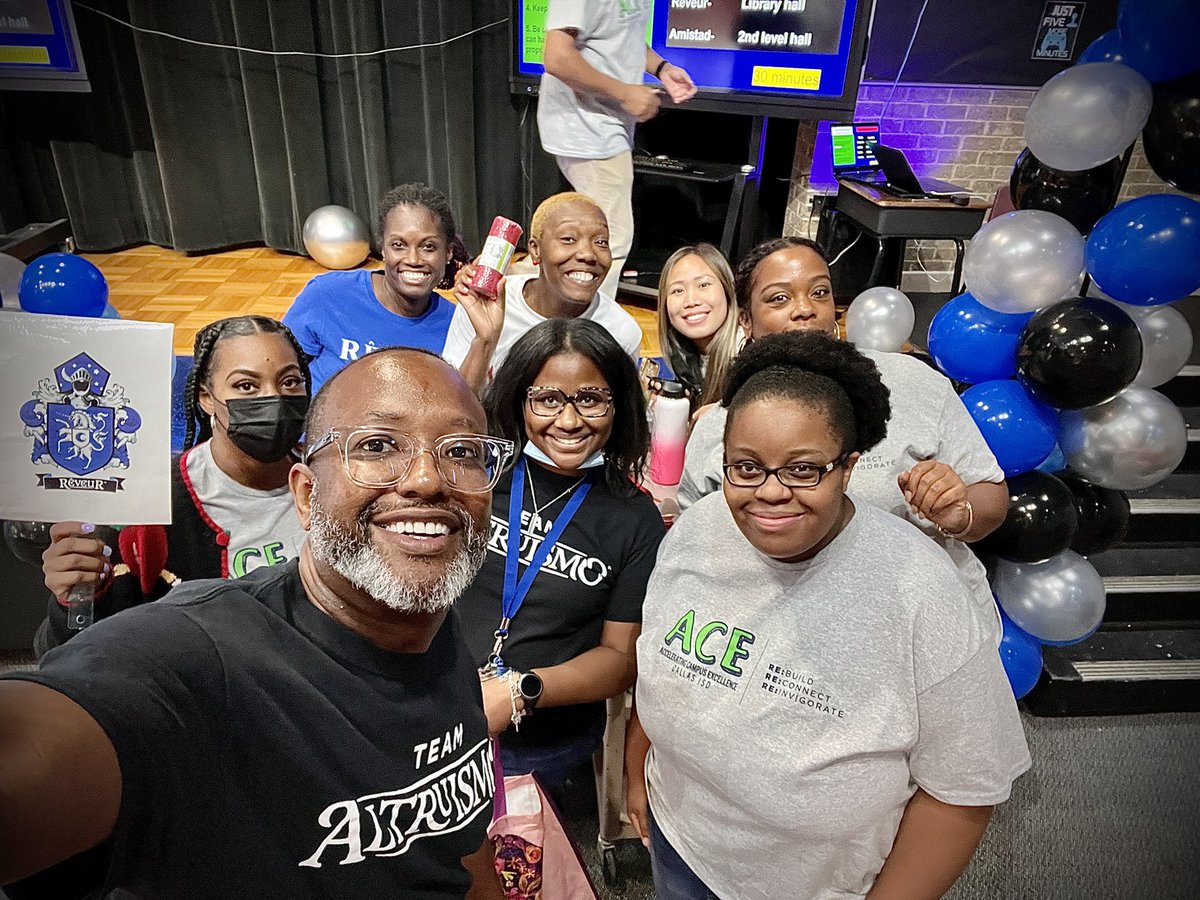 Johns21Jr's tweet photo. Introducing your Climate &amp; Culture Team (Shauku) #cochranlevelup #whoyouwith @cochran_school @ACEDallasISD @dallasschools https://t.co/NnAv9PkPcy