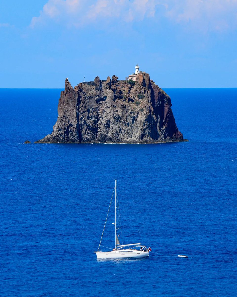 Italia's tweet photo. Dreaming of an eco-friendly vacation in the deep blue sea? 🛥️ Sicily's crystal-clear waters boast two environmentally friendly harbors. Discover more ▶️ https://t.co/Tper4YcYyF

@VisitSicilyOP

📷 IG glanzetta
📷 IG carmenspinny

#LiveItalian #ilikeitaly #SustainabilITy https://t.co/cwxw1Sl15d